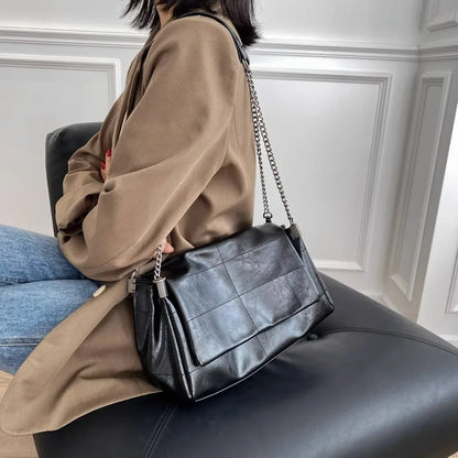 Sac à Main Élégant avec Détail en Chaîne