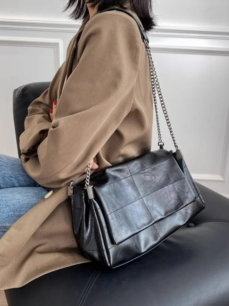 Sac à Main Élégant avec Détail en Chaîne